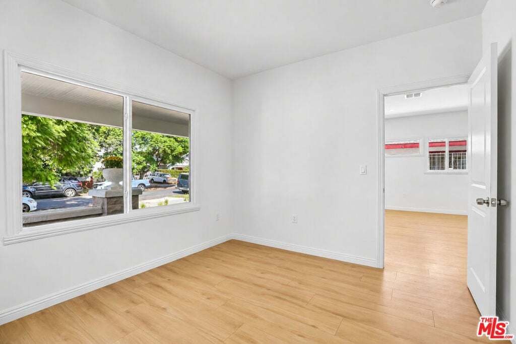 Los Angeles, California, United States 5 - 19179586