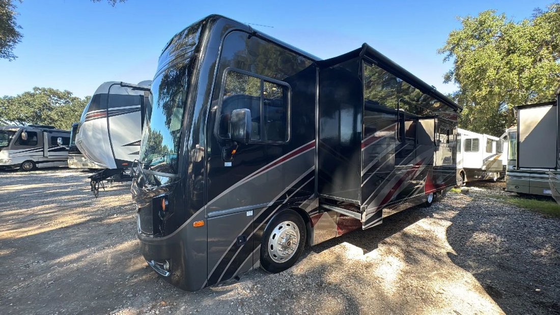 2019 Fleetwood Pace Arrow 36U in Thonotosassa, FL, United States 3 - 19173673