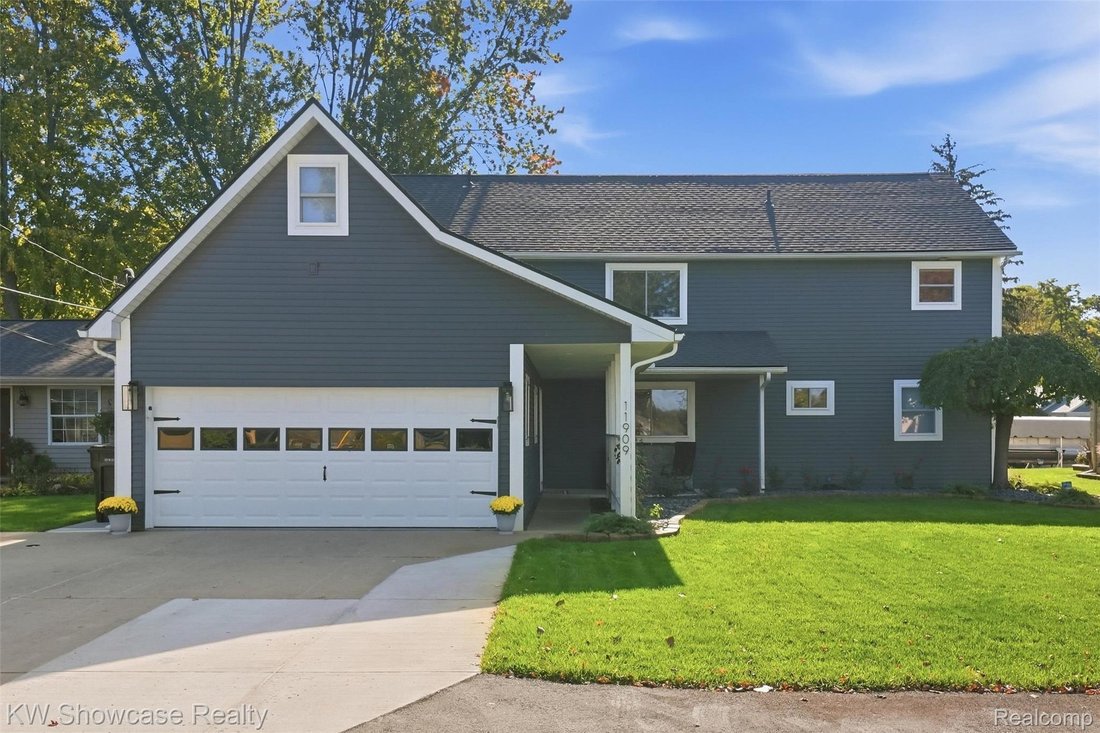 House in Township of Hamburg, Michigan, United States 2 - 19170745