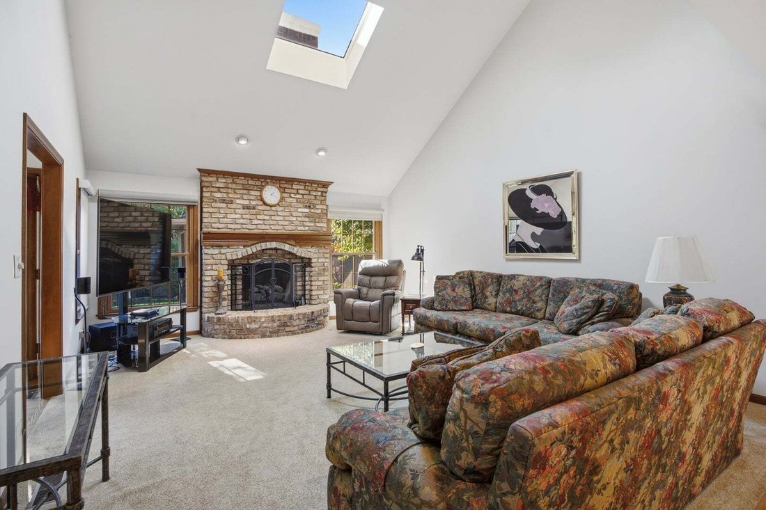 House in Carol Stream, Illinois, United States 4 - 19169562