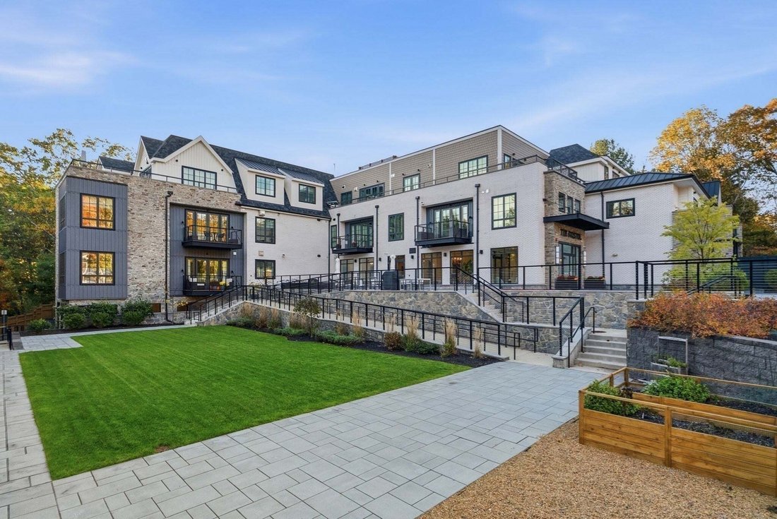 Condo in Wellesley, Massachusetts, United States 2 - 19173257