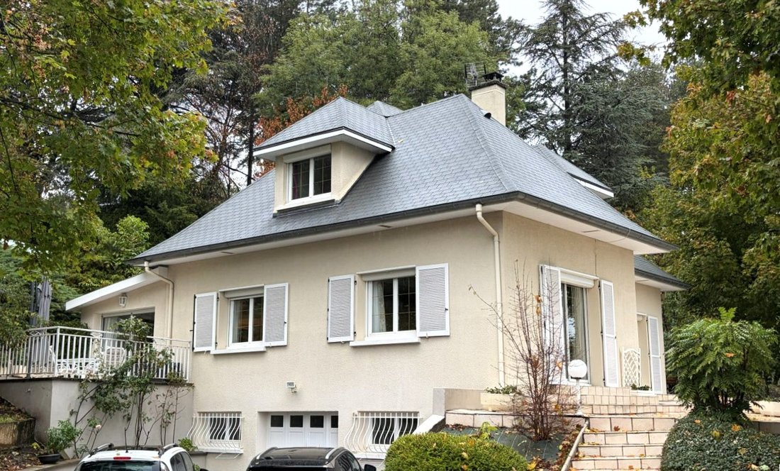 Villa in Saint-Genest-Lerpt, Auvergne-Rhone-Alpen, Frankreich 1 - 19170847