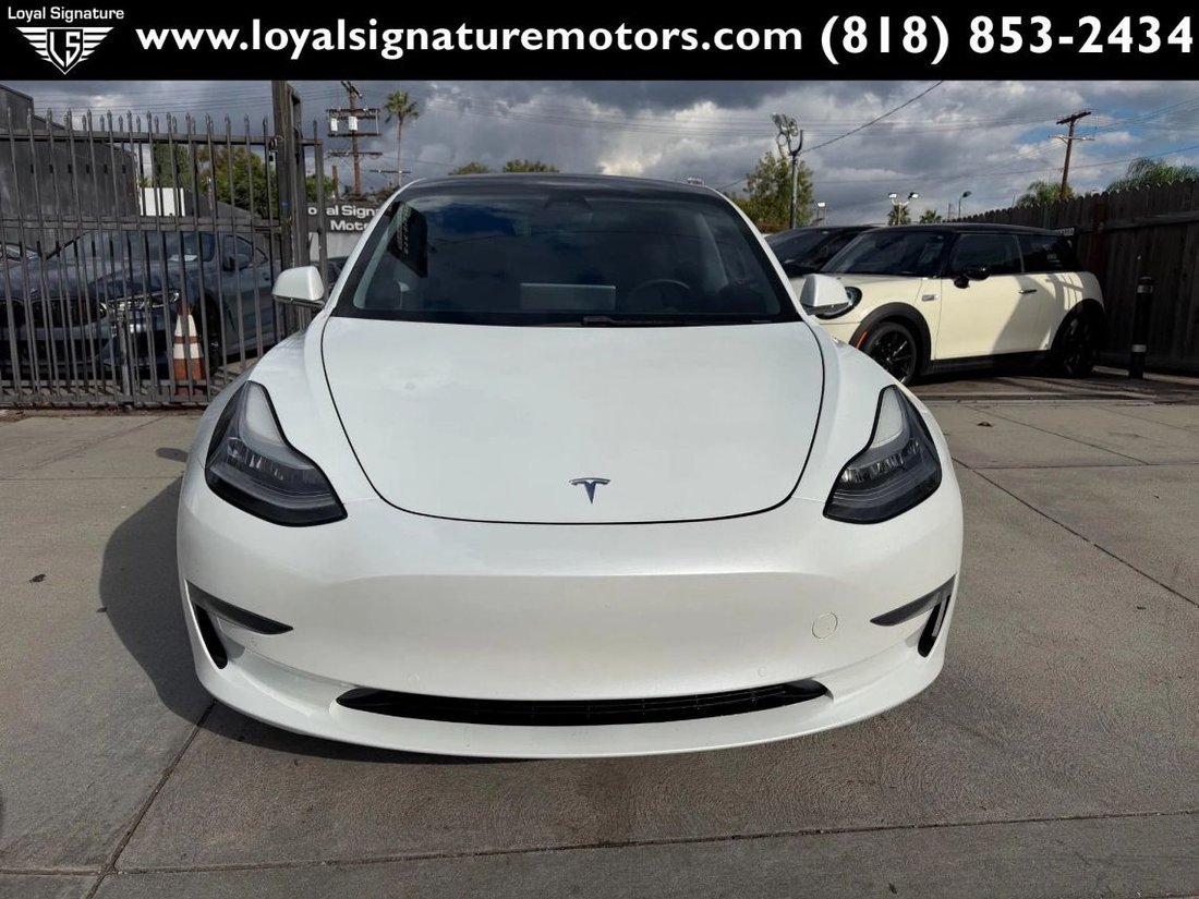 Sedan in Van Nuys, CA, United States 2 - 19178610