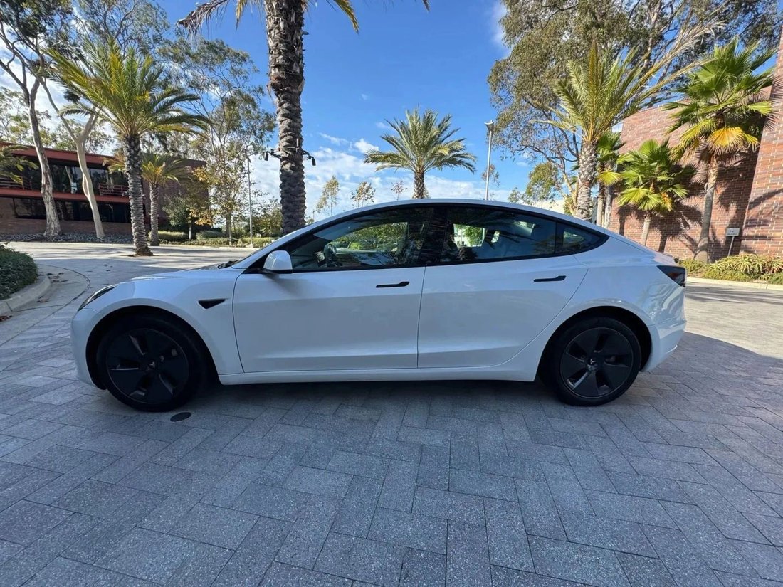 Sedan in Riverside, CA, United States 5 - 19179840