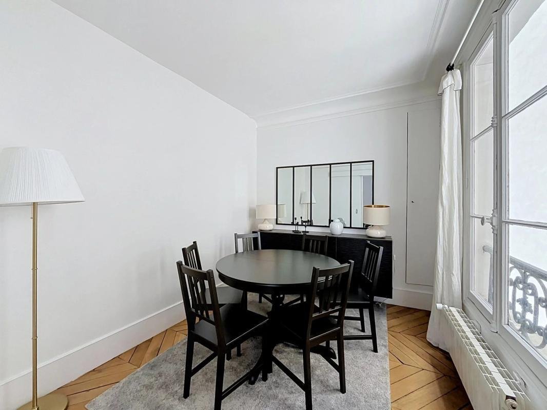 Apartment in Saint Philippe du Roule, Paris 8e Arrondissement, Paris 4 - 19170008