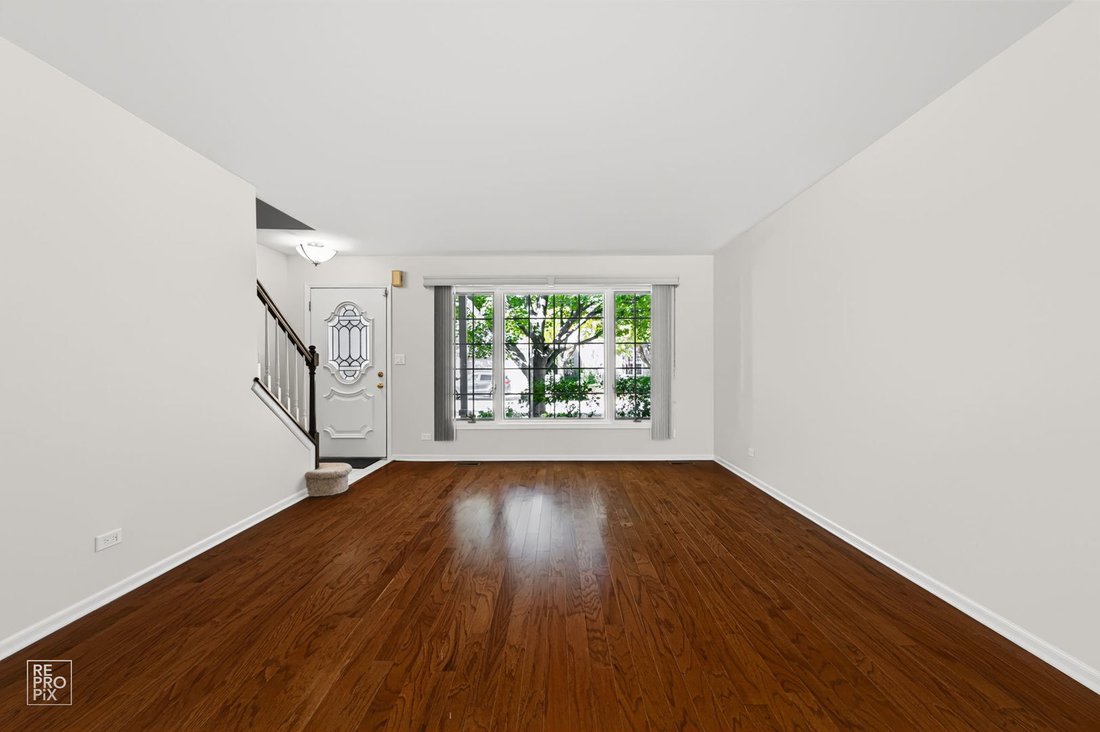 Townhouse in Bolingbrook, Illinois, United States 4 - 19172357