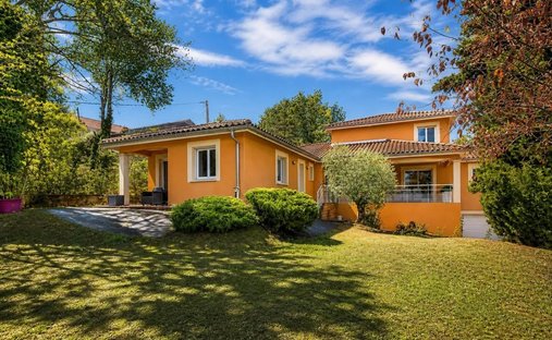 House in Chazay-d'Azergues, Auvergne-Rhône-Alpes, France 1