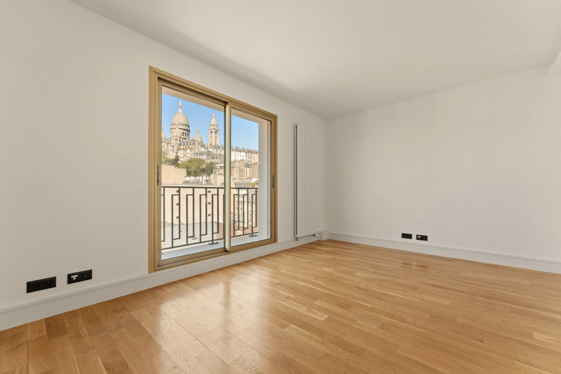Appartamento a Paris 18e Arrondissement, Parigi, Francia 1 - 19169782