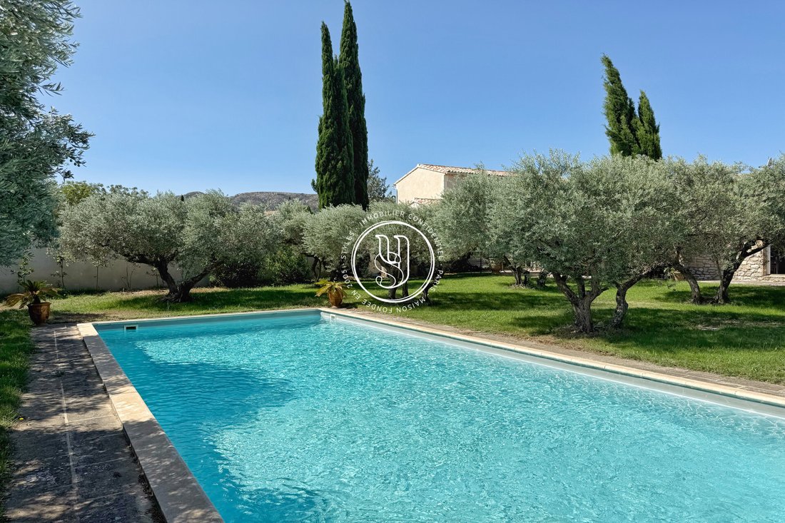 Villa a Eygalières, Provenza-Alpi-Costa Azzurra, Francia 1 - 19179919