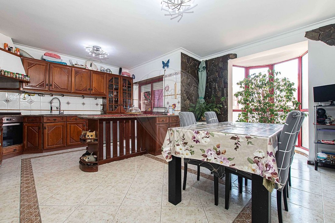 House in Santo Quintino, Lisbon, Portugal 1 - 19177038