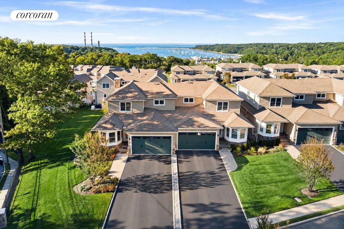 Port Jefferson, New York, United States 2 - 19180891