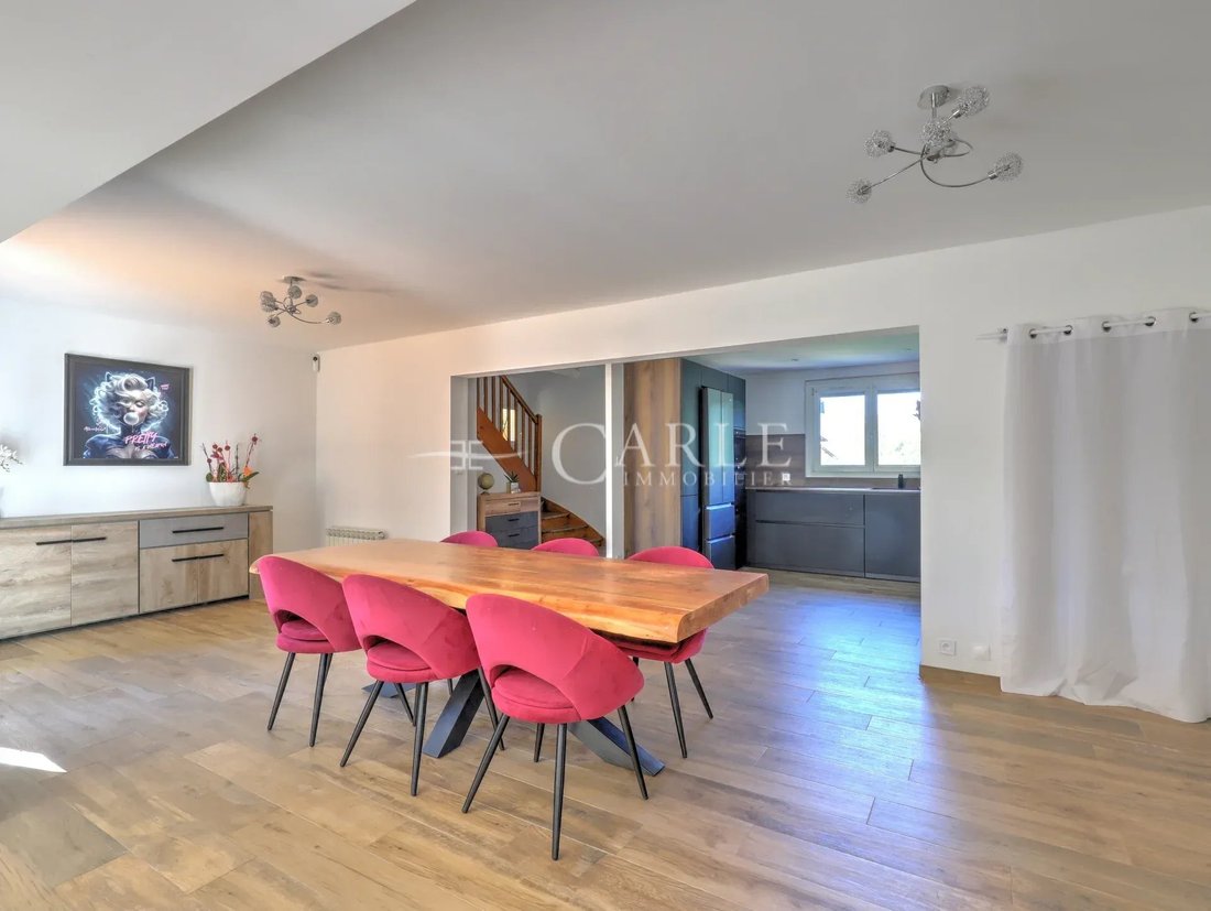 Villa in Genas, Auvergne-Rhone-Alpen, Frankreich 1 - 19169905