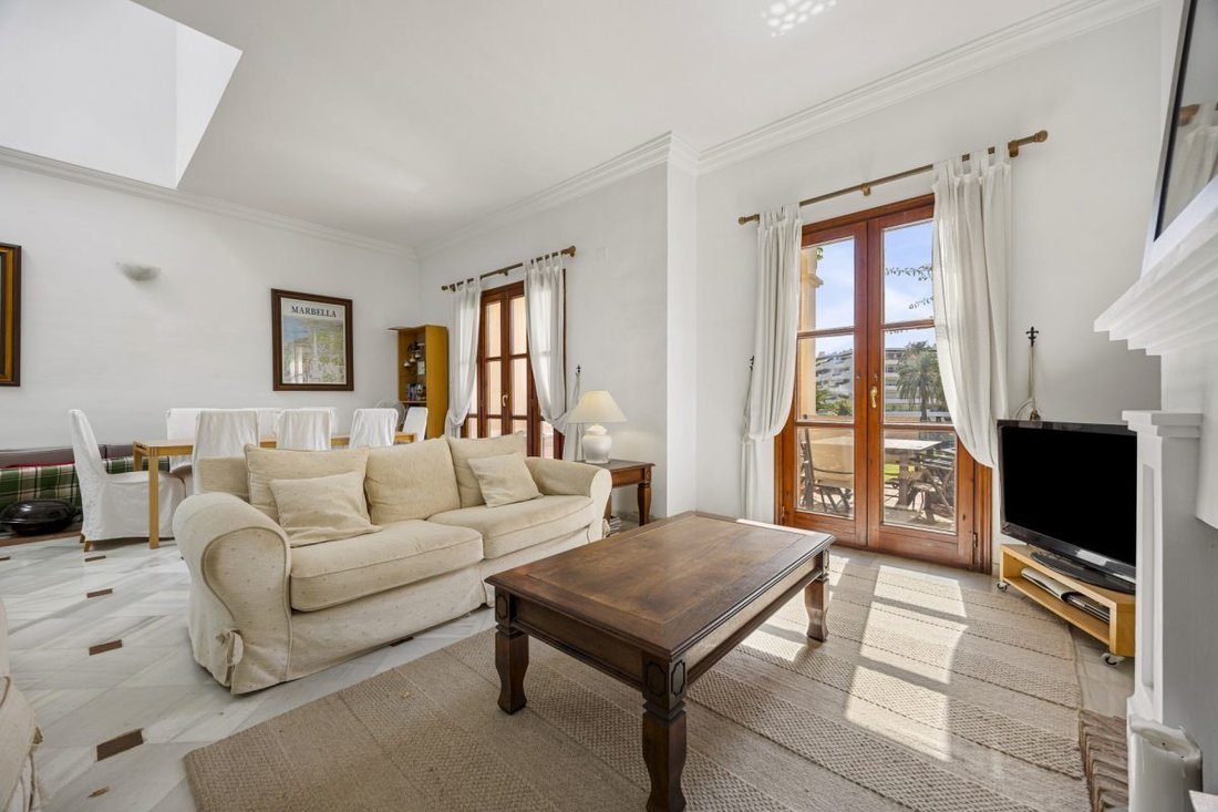 Townhouse in Guadalmina Alta, San Pedro de Alcantara, Spain 4 - 19174934