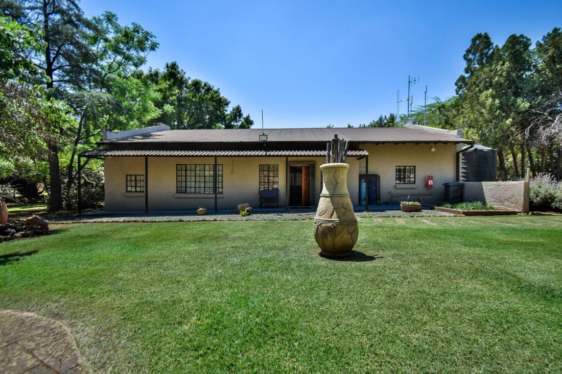 Farm Ranch in City of Tshwane Metropolitan Municipality, Gauteng, South Africa 4 - 19168957