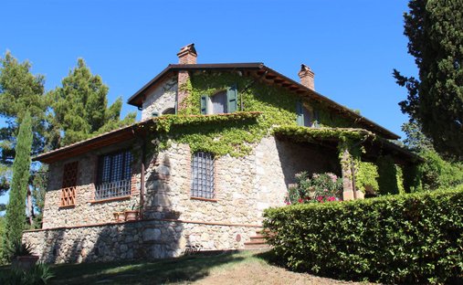 Landhaus in Castellina Marittima, Toskana, Italien 1