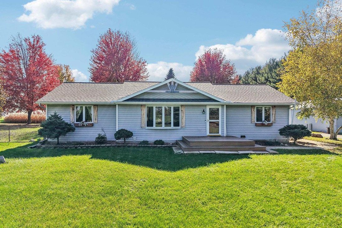 House in Portage, Wisconsin, United States 3 - 19176873