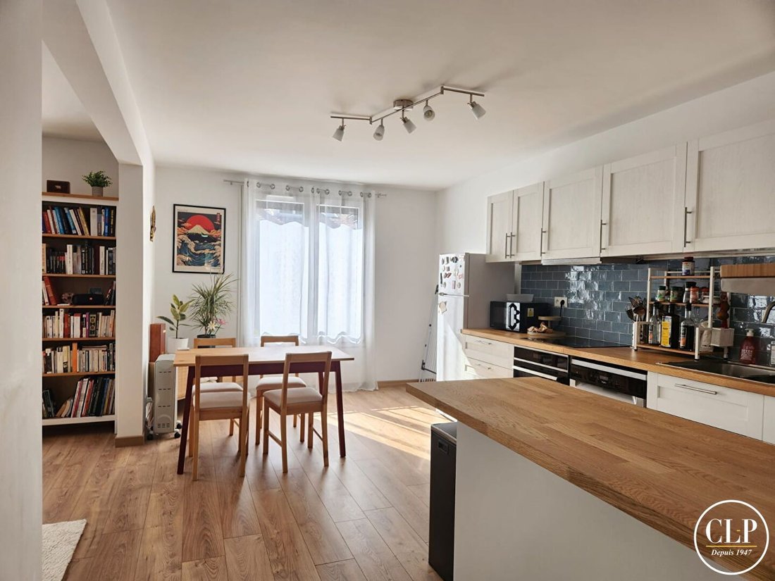 Apartment in Fontenay-sous-Bois, Ile-de-France, France 2 - 19178348