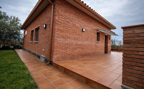House in Santa Eulalia de Roncana, Catalonia, Spain 1