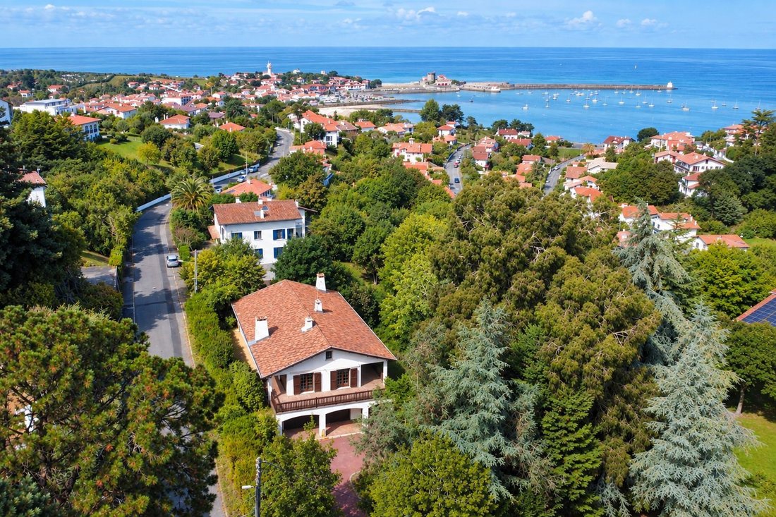 Villa in Chantaco, Saint-Jean-de-Luz, France 1 - 19174383