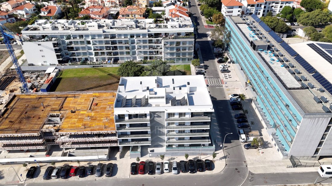 Apartment in Carcavelos e Parede, Lisbon, Portugal 1 - 16699309