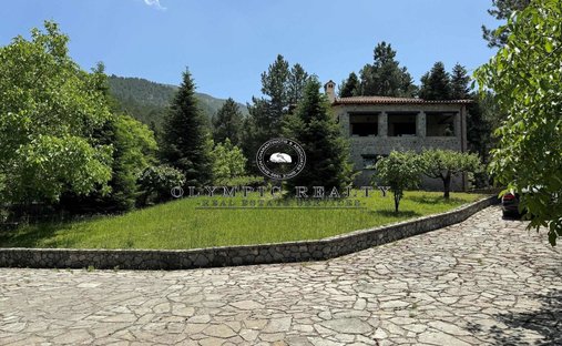 Maison à Koinotita Poludrosou, Parnassos, Grèce 1