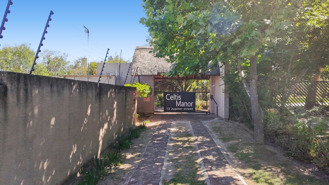 Country House in Crowthorne AH, Gauteng, South Africa 2 - 19174039