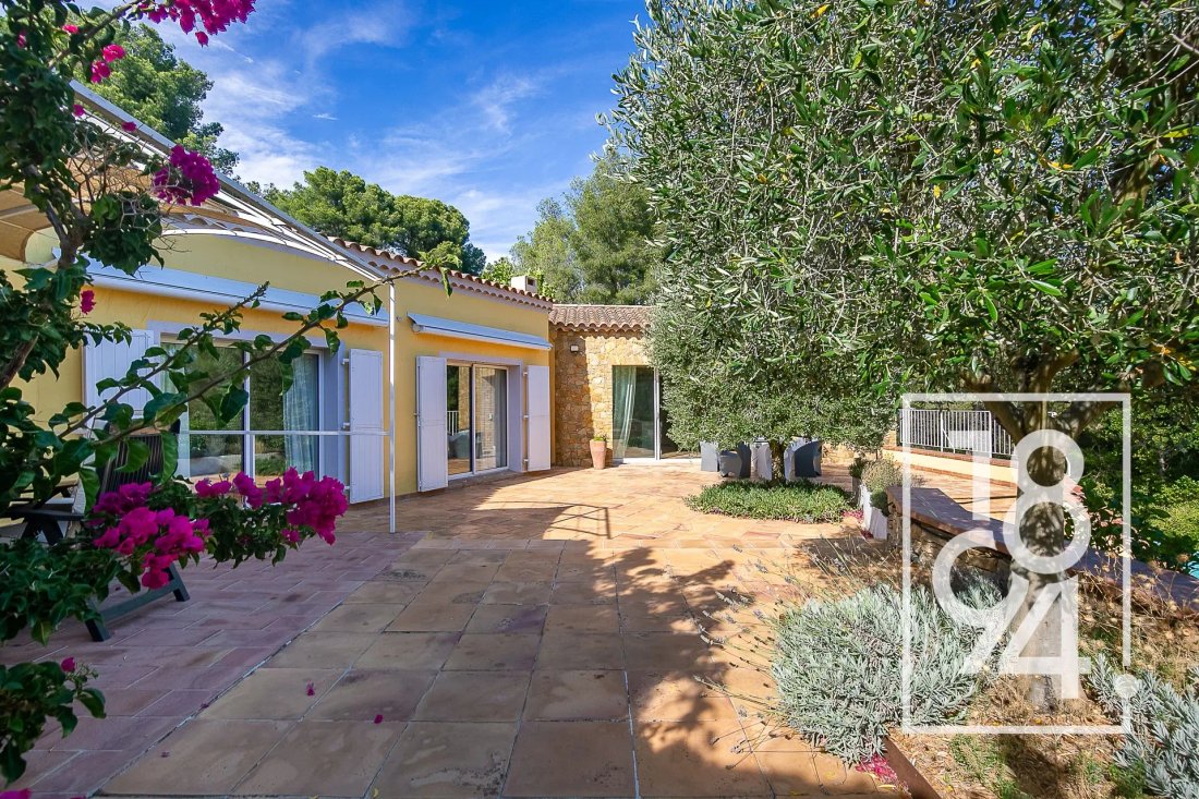 Maison à Saint-Cyr-sur-Mer, Provence-Alpes-Côte d'Azur, France 2 - 19178333