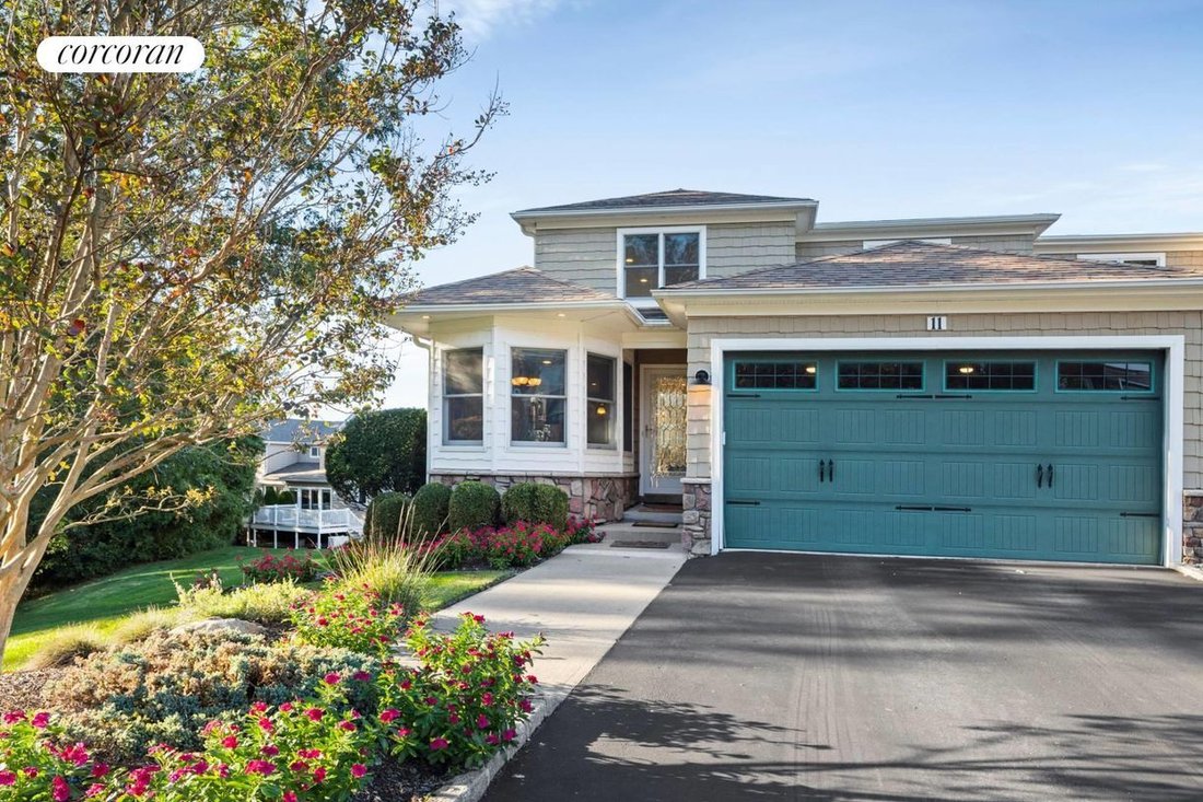 Port Jefferson, New York, United States 1 - 19180891