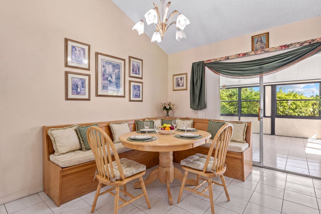 Delray Beach, Florida, United States 5 - 19176187
