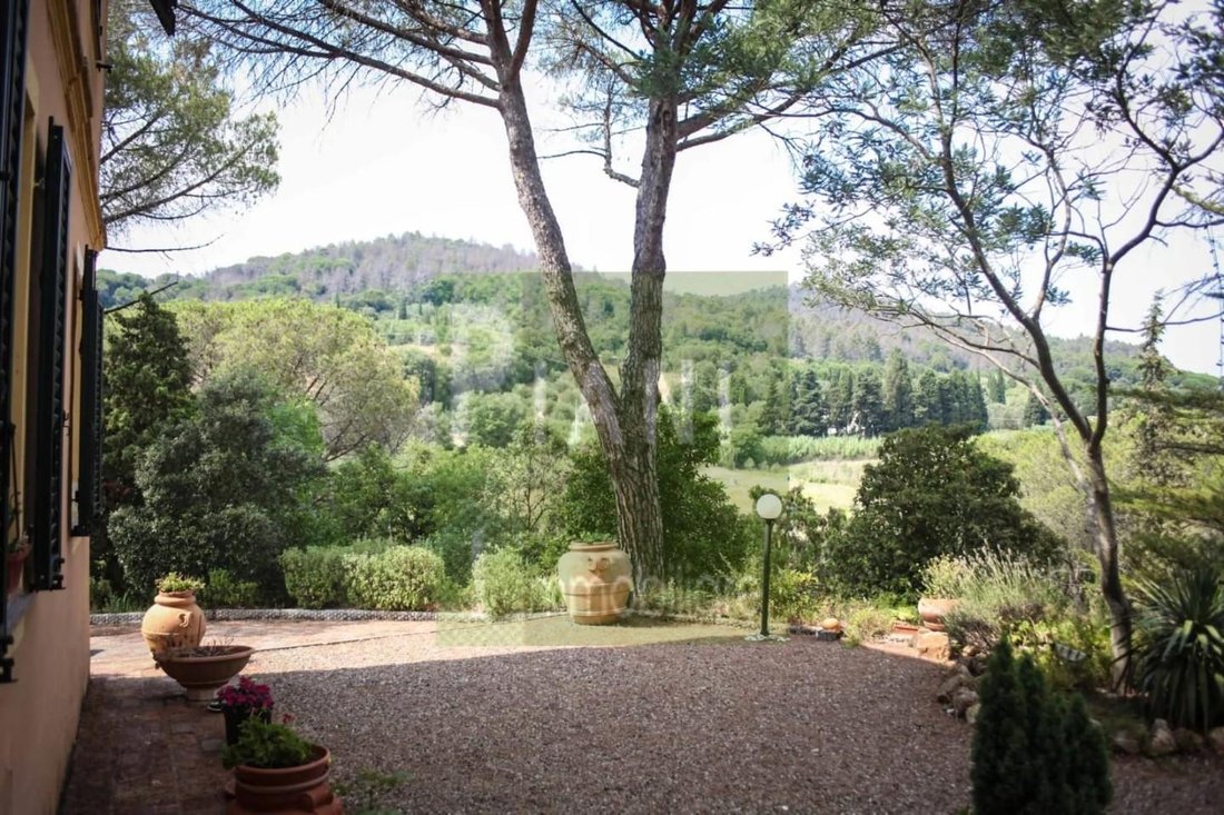 Villa in Rosignano Marittimo, Tuscany, Italy 1 - 19173017