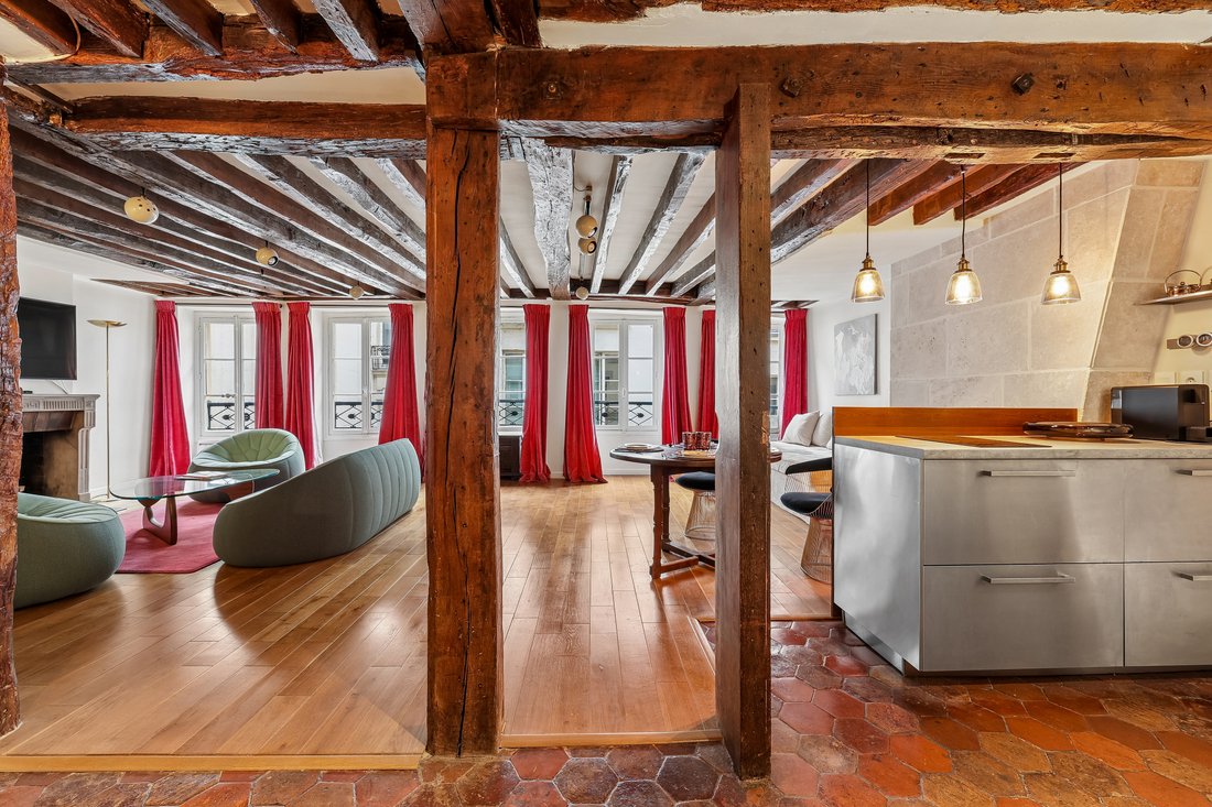 Apartment in Sainte Avoie, Paris 3e Arrondissement, Paris 3 - 19170342