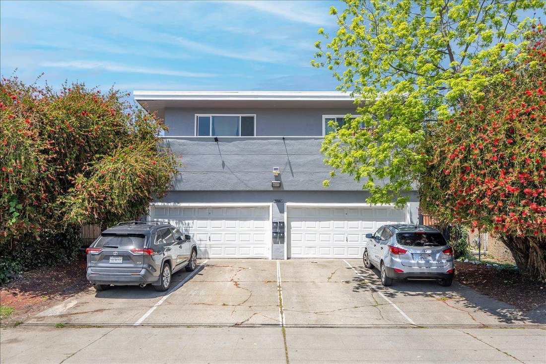 Oakland, California, United States 1 - 19172638