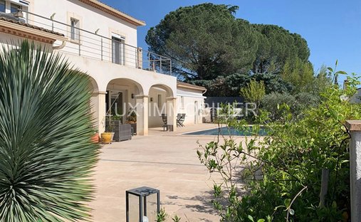 Haus in Le Sizen, Beaucaire, Frankreich 1