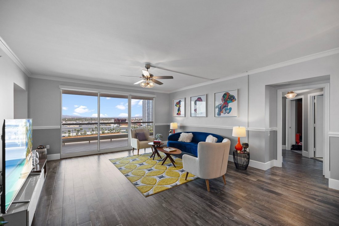 Condo in Las Vegas, Nevada, United States 2 - 19176196