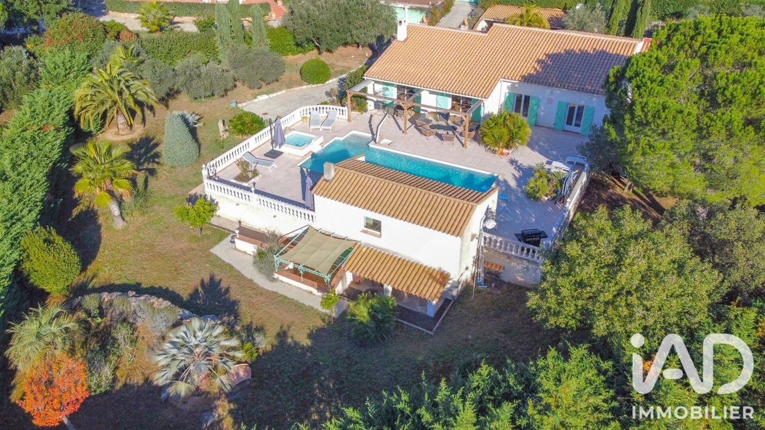 Maison à Ecarts, Roquebrune-sur-Argens, France 2 - 19180773