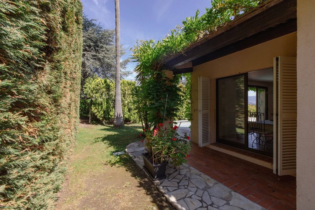 Villa in Route de Grasse, Villeneuve-Loubet, France 3 - 19169911