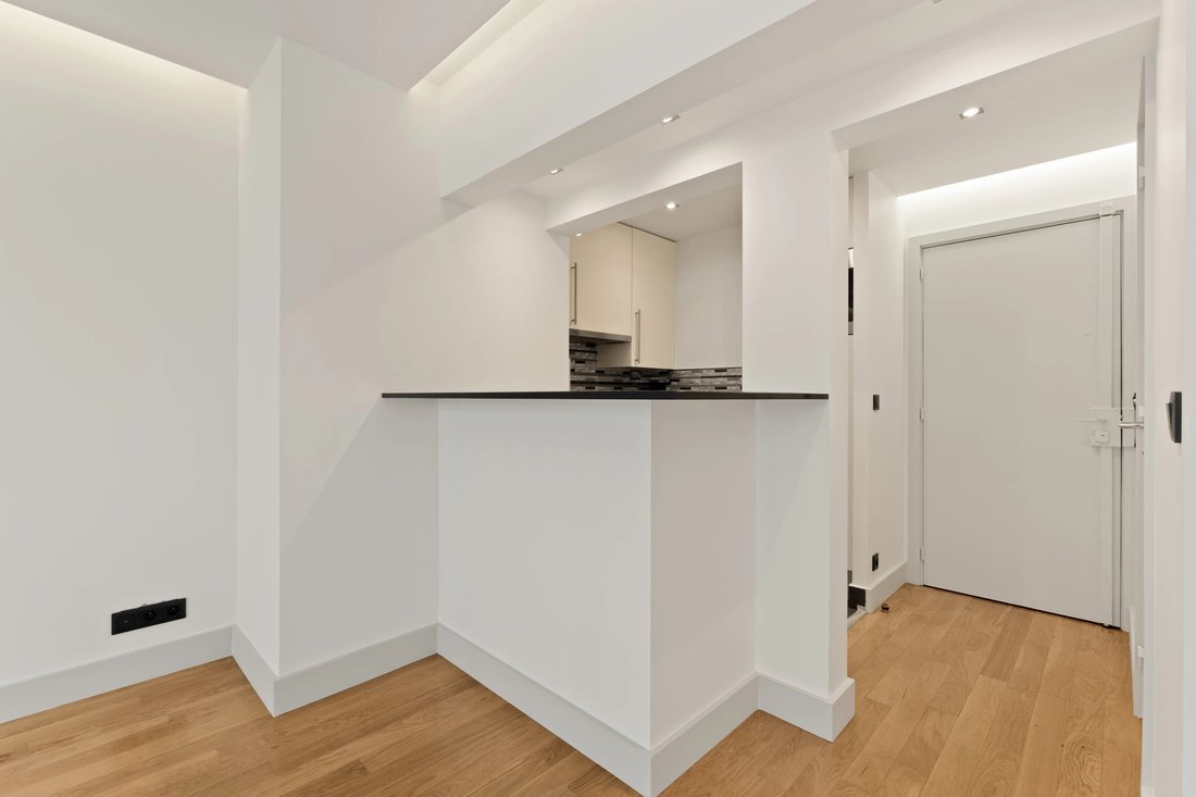 Apartment in Paris 18e Arrondissement, Paris, France 3 - 19169752