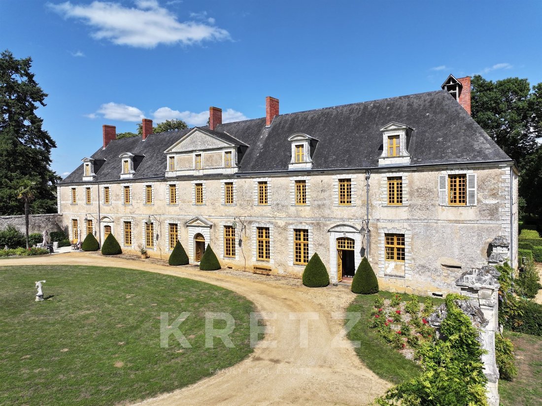 Castle in Zone d'Activité Tuileries-Hôpital, Solesmes, France 4 - 19173475