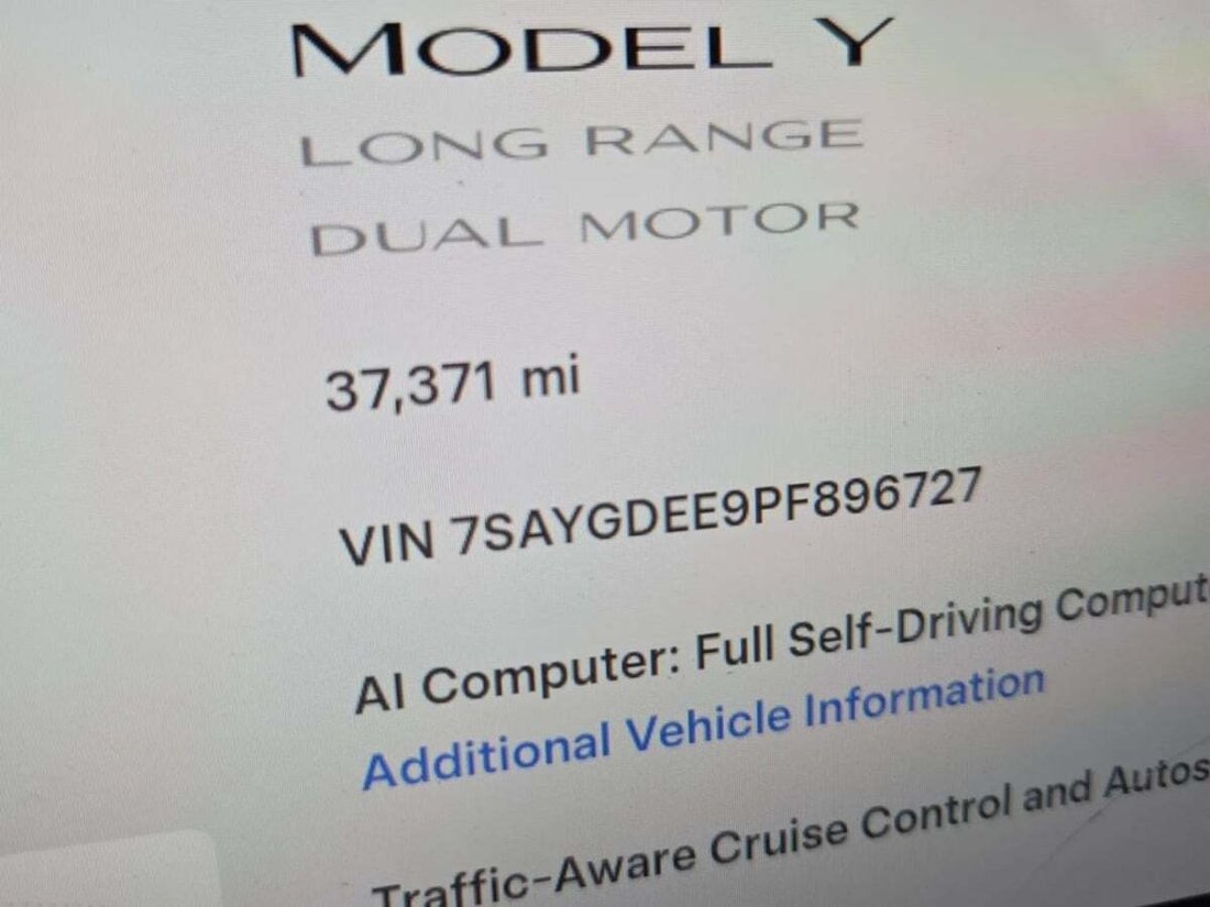 Suv in Newport Beach, CA, United States 2 - 19177119