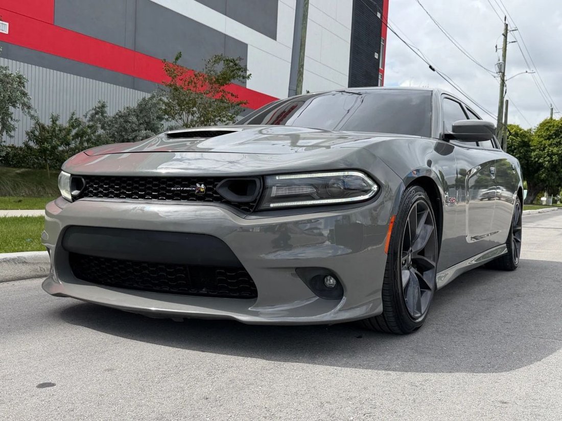 Sedan in Miami, FL, United States 1 - 19173816