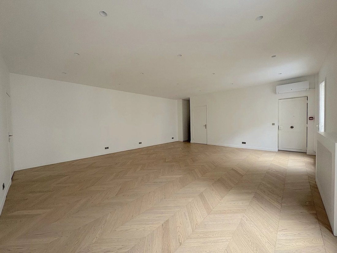 Appartamento a Triangle d'Or, Paris 8e Arrondissement, Parigi 5 - 19169750