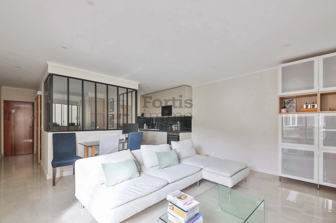 Apartment in Auteuil Nord, Paris 16e Arrondissement, Paris 2 - 19169756