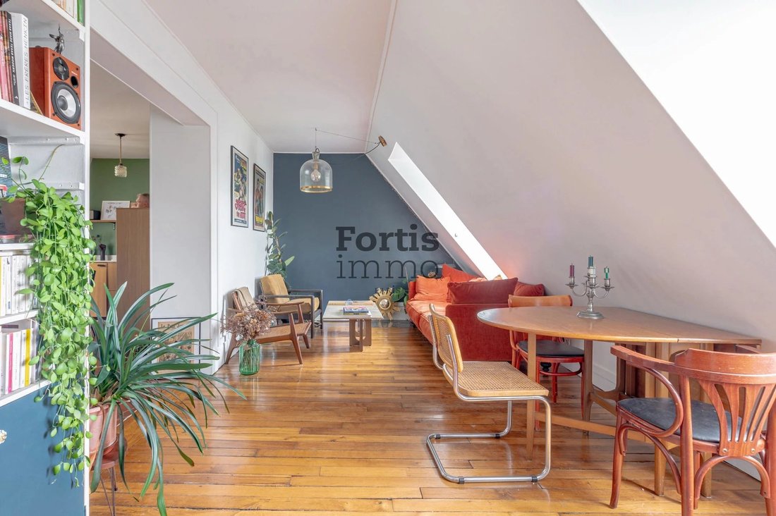Apartment in Louis Blanc-Aqueduc, Paris 10e Arrondissement, Paris 5 - 19145207