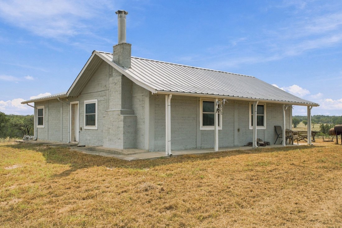 Farm Ranch in Luling, Texas, United States 3 - 19181747