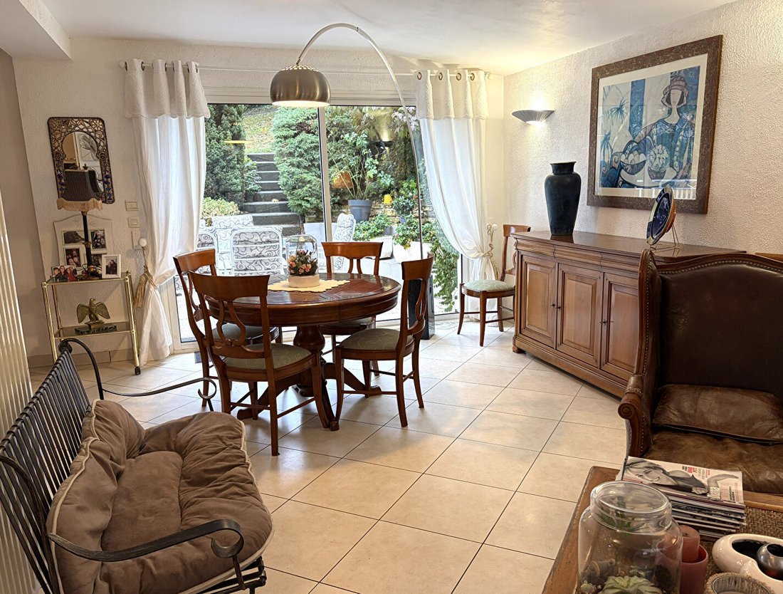 Villa in Saint-Genest-Lerpt, Auvergne-Rhone-Alpen, Frankreich 4 - 19170847