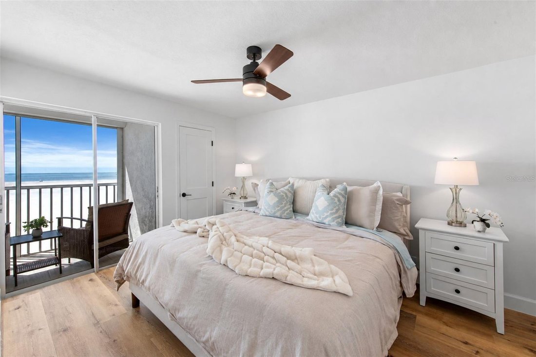 Condo in Fort Myers Beach, Florida, United States 4 - 19181180