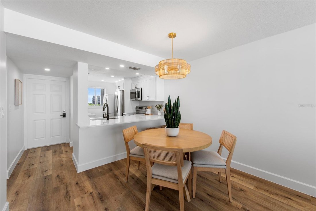 Condo in Fort Myers Beach, Florida, United States 5 - 19181180
