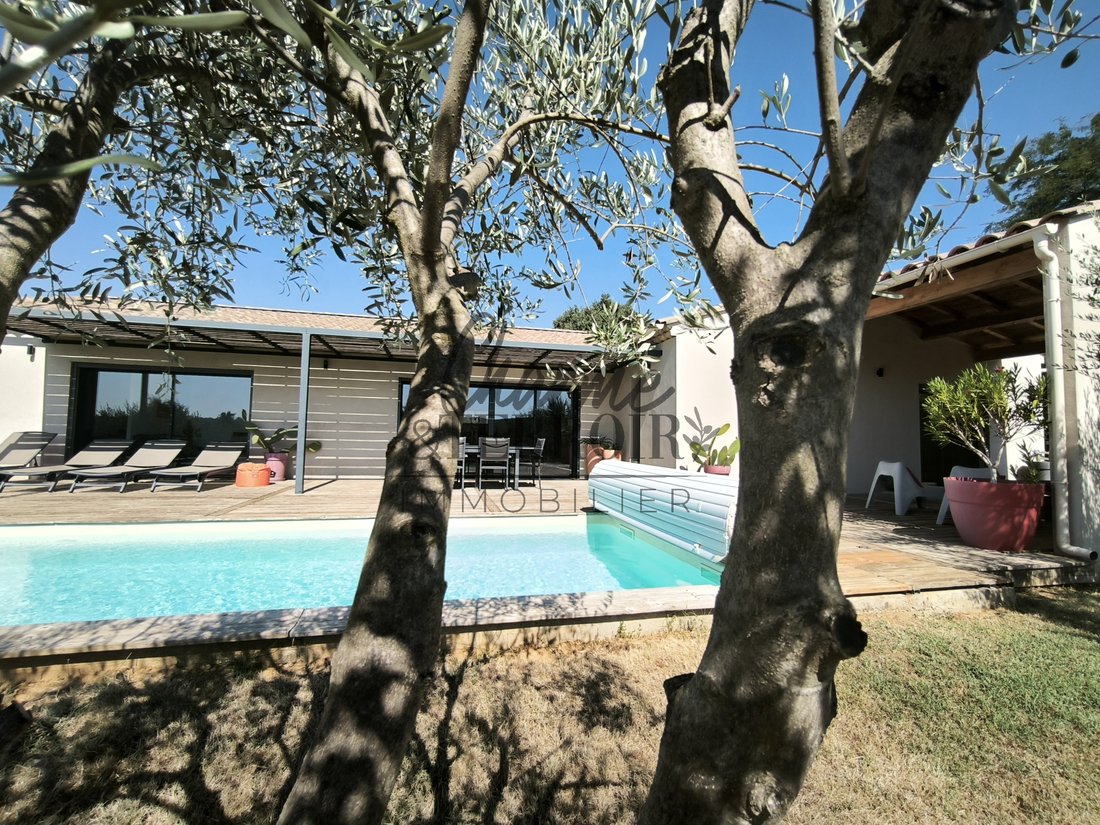 Villa in Uzès, Occitania, France 5 - 19170115