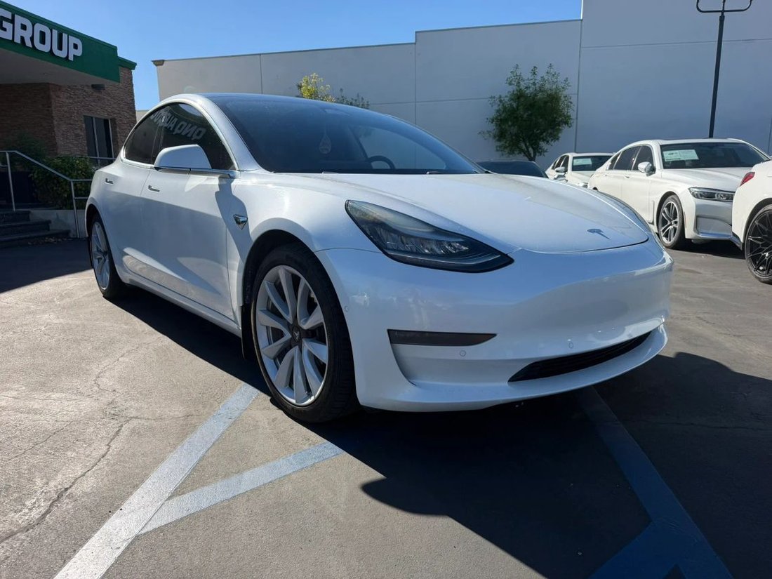 Sedan in Ontario, CA, United States 4 - 19180056