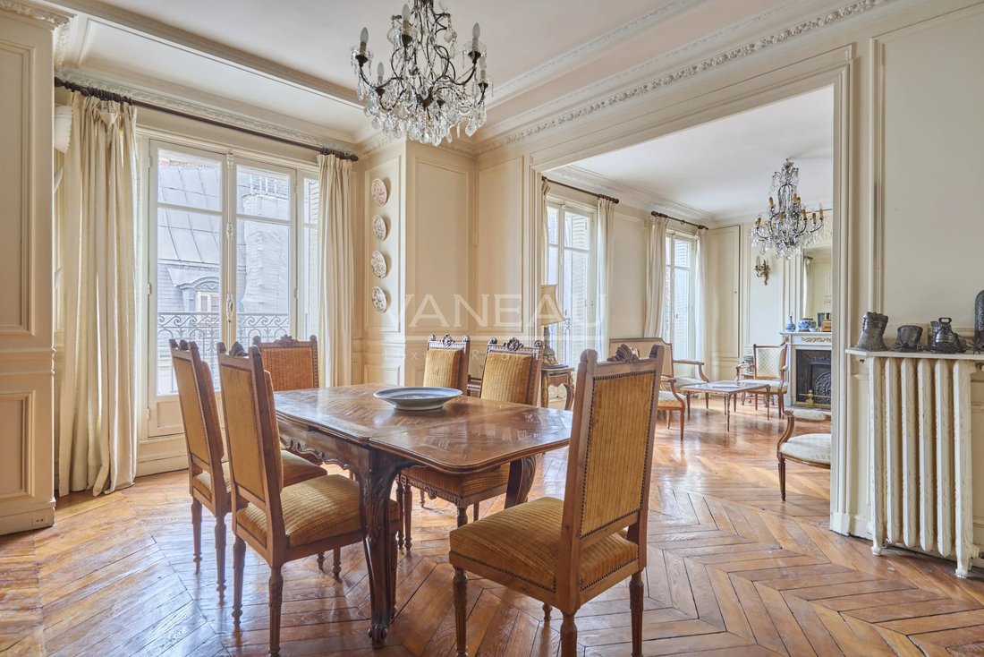 Wohnung in Courcelles-Wagram, Paris 17e Arrondissement, Paris 5 - 19170036